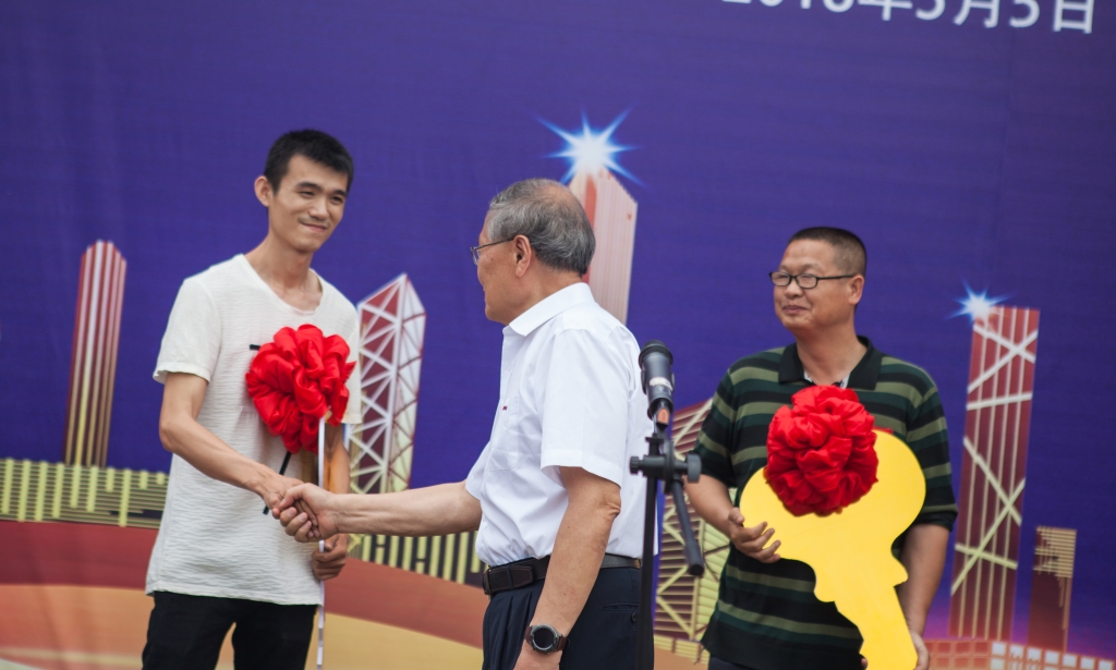 民族挖掘机品牌先导者，不朽情缘官方网站智能“城镇建设利器”SWE80E9荣耀上市